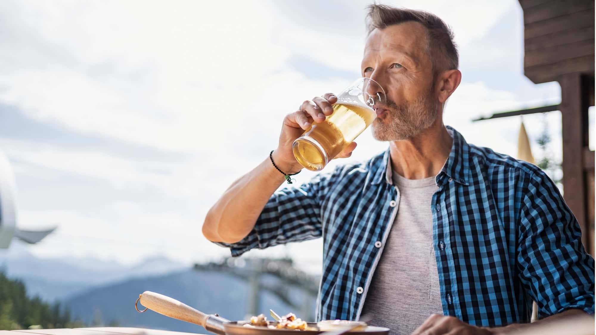 Lecker-Bierchen-Warum-alkoholfreies-Bier-ideal-f-r-Wanderer-ist