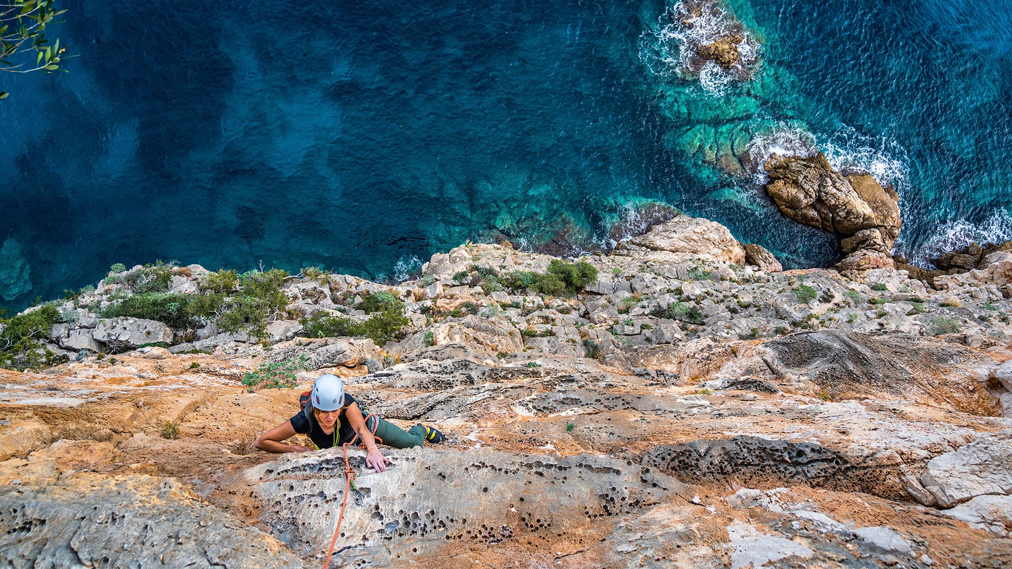Traum-in-T-rkis-Die-besten-Klettergebiete-auf-Sardinien