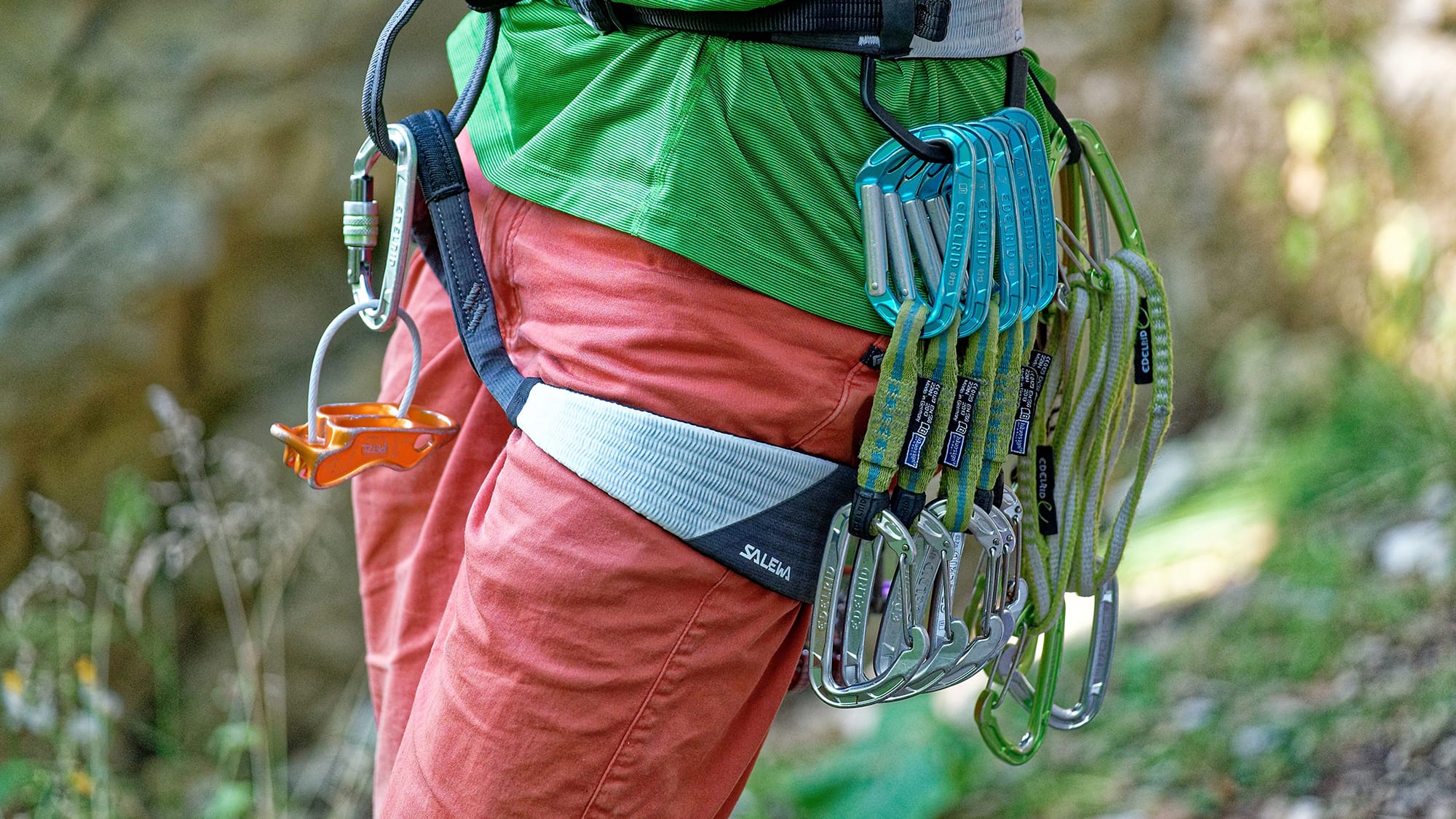 Salewa-NXT-Harness-Lastenausgleich-mit-dem-Klettergurt-von-Salewa