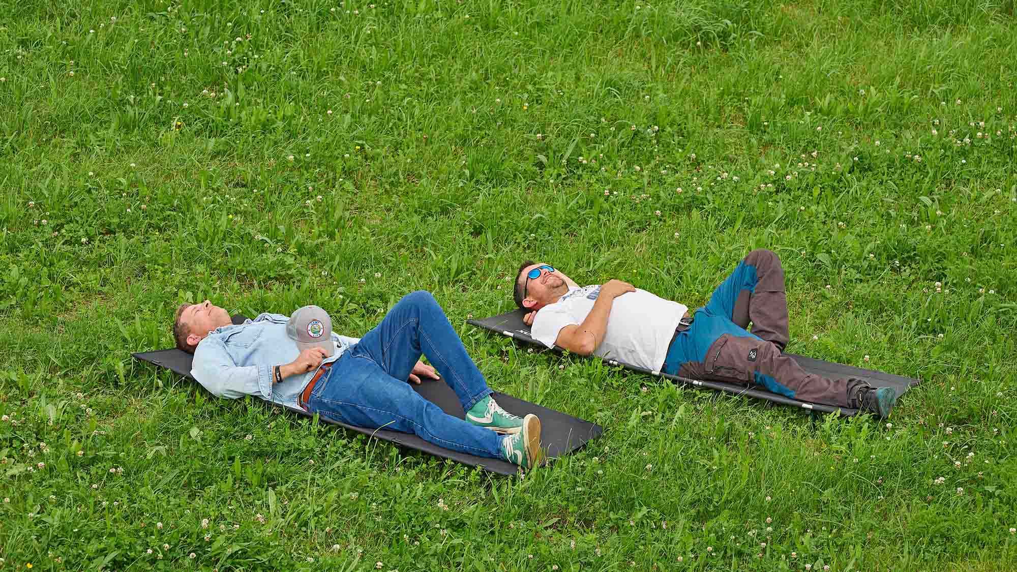 Feldbetten-Vergleichstest-g-nstig-vs-teuer-Helinox-oder-Semptec-welches-Feldbett-berzeugt-