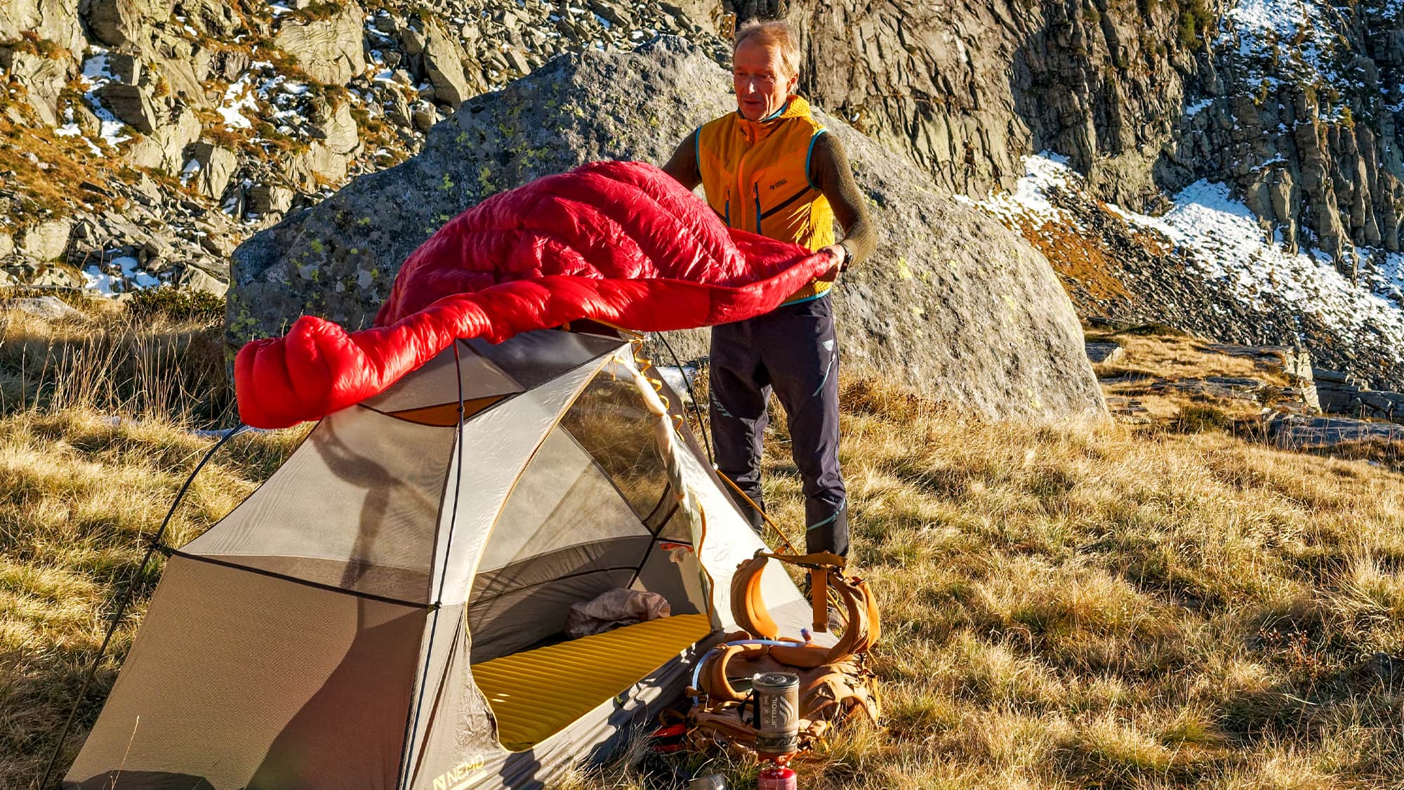 In-H-lle-und-F-lle-Daunenschlafsack-Wechsel-Pyro-250-M-im-Test