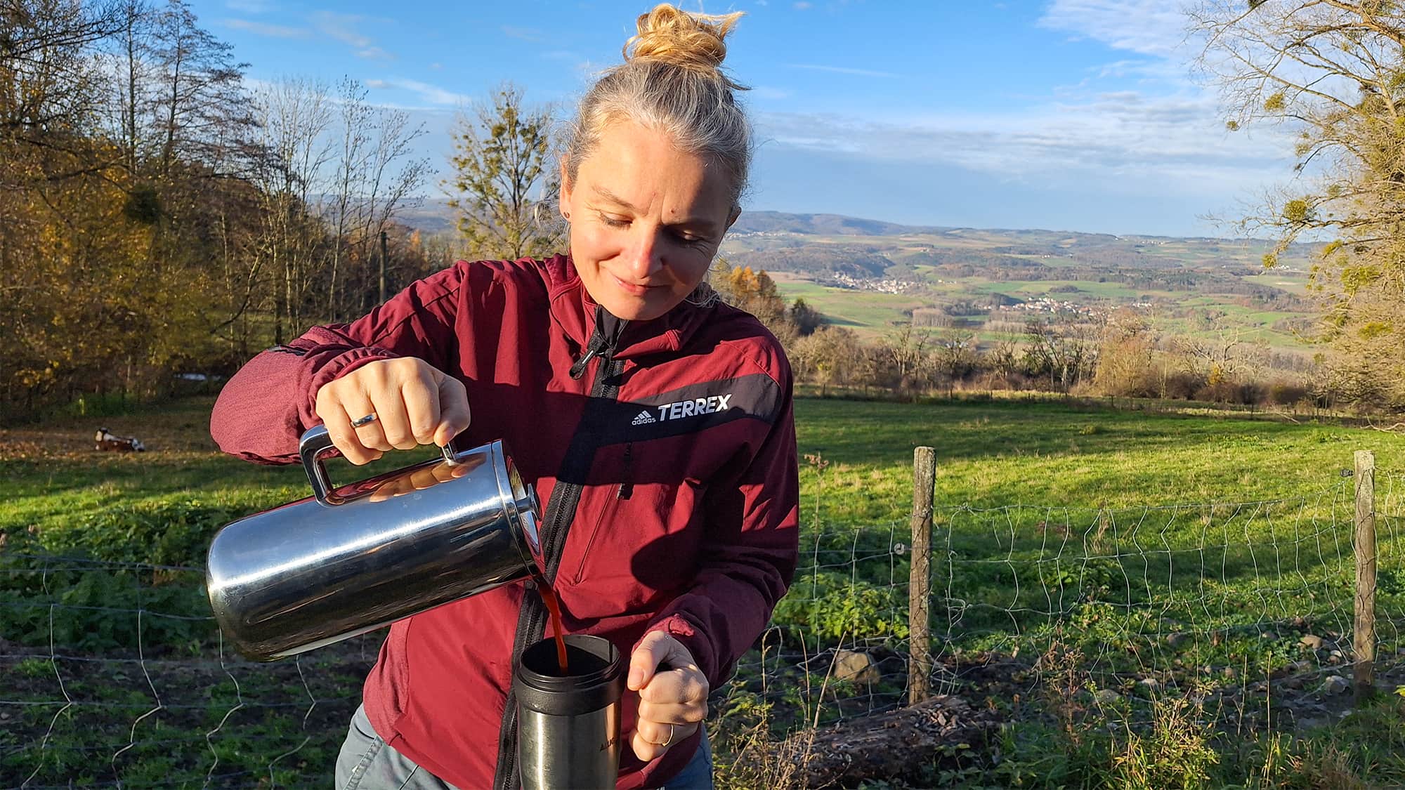 Alles-reine-Drucksache-Isolations-Stempelkanne-Die-Aaron-Coffee-Press