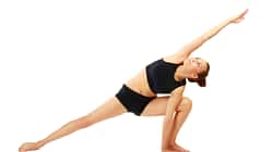 AL-Yoga-seitlicher-Winkel-Sidestretch-shutterstock-fuer-burmester-0113-shutterstock_103068173 (jpg)