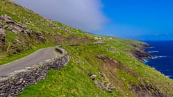 OD 2018 Irland Roadtrip Grüne Insel Nordeuropa Straße Auto Wiese Meer Klippen