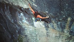 Michèle Knaup klettert Das Geschenk (9) an der Püttlachtaler Wand im Frankenjura