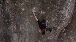 Philipp Gassner klettert Action directe (11) im Frankenjura