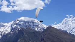 Fabi Buhl und Will Sims mit Gleitschirm FA im Karakorum