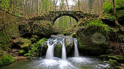 Schiessentümpel Luxemburger Schweiz Luxemburgische Müllerthal Mullerthal Luxembourg Wasserfall Brücke
