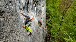 Wir ­ stellen euch die schönsten Felsen für entspannte Klettertage in Deutschland vor.