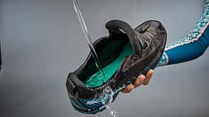 Schuhe für den Saisonstart fit machen - abwaschen Schuhe für den Saisonstart fit machen - abwaschen