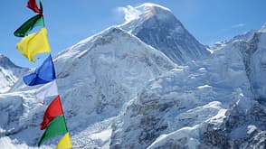 Gipfel des Mount Everest oder Chomolungma - höchster Berg der Welt, Blick von Kala Patthar, Nepal, Himalaya Gipfel des Mount Everest oder Chomolungma - höchster Berg der Welt, Blick von Kala Patthar, Nepal, Himalaya