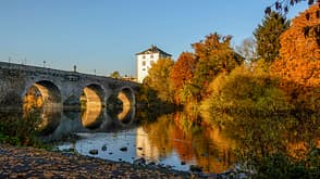 GettyImages/Klaus Ibold: Alte Brücke in Limburg an der Lahn im Herbst GettyImages/Klaus Ibold: Alte Brücke in Limburg an der Lahn im Herbst