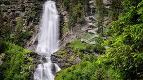 Der Stuibenfall - mit einer Fallhöhe von 156 m der größte Wasserfall Tirols.
Der Stuibenfall - mit einer Fallhöhe von 156 m der größte Wasserfall Tirols.