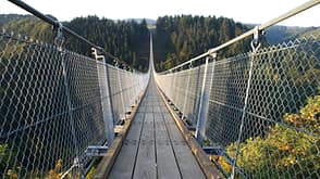 Top-Hängebrücken in Deutschland und den Alpen Top-Hängebrücken in Deutschland und den Alpen
