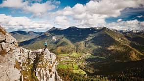 Aktiv,Ausblick,Aussicht,Berg,Bergblick,Berge,Bergsicht,Bergsteigerdorf,Gipfelmoment,Herbst,Kreuth,Landschaft,Leonhardstein,Sportarten,Urlaubsregion Der Tegernsee,Wandern,© Der Tegernsee - Urs Golling Etappenwanderungen durch Oberbayern