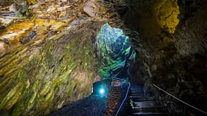 Azoren Wandern Urlaub Insel Terceira Vulkankrater Höhle Algar do Carvao Azoren Wandern Urlaub Insel Terceira Vulkankrater Höhle Algar do Carvao