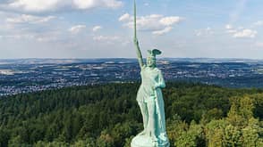 Deutschland Wanderungen Nordrhein Westfalen NRW Wandern Urlaub Hermannsdenkmal Statue Deutschland Wanderungen Nordrhein Westfalen NRW Wandern Urlaub Hermannsdenkmal Statue