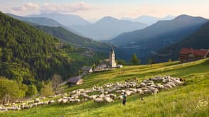 Trentino Italien Kultur Berge Das Valle del Fersina oder Valle dei Mòcheni heißt deutsch Fersental oder Bersntol Trentino Italien Kultur Berge Das Valle del Fersina oder Valle dei Mòcheni heißt deutsch Fersental oder Bersntol