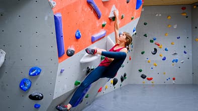kl-beweglichkeit-bouldern-klettern-19-02-12-Lulu-Roccadion176-aufmacher-n (jpg)