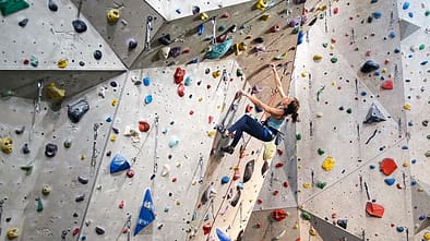 kl-klettern-ein-grad-schwerer-sarah-klettert-teaser-n-16-12-23-Waldau-Edelrid-Ohm-127 (jpg)