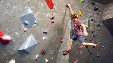 Dynamisch Klettern lernen mit Louis Parkinson