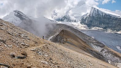 Unterwegs in karg-schönen Höhenlagen zwischen dem Barrhorn und dem Schöllijoch.