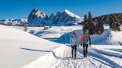Winterwanderung in der Dolomitenregion Seiser Alm, Südtirol, Italien