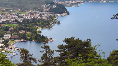 Blick auf Riva del Garda am Gardasee