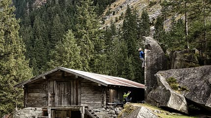 kl-klettern-zillertal-tirol-bouldern-wellblechkante (jpg) kl-klettern-zillertal-tirol-bouldern-wellblechkante (jpg)