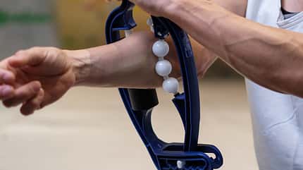kl-massage-regeneration-klettern-bouldern-arm-aid-unterarm-tool (jpg) kl-massage-regeneration-klettern-bouldern-arm-aid-unterarm-tool (jpg)