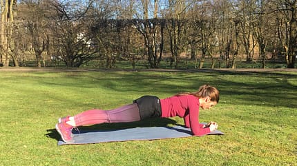 od-keen-trailfit-2017-Workout_draussen_Unterarmstuetz (jpg) od-keen-trailfit-2017-Workout_draussen_Unterarmstuetz (jpg)