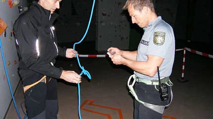 KL-Polizei-Unfallkommando-Klettern-2015-Fotografische-Sicherung (jpg) KL-Polizei-Unfallkommando-Klettern-2015-Fotografische-Sicherung (jpg)