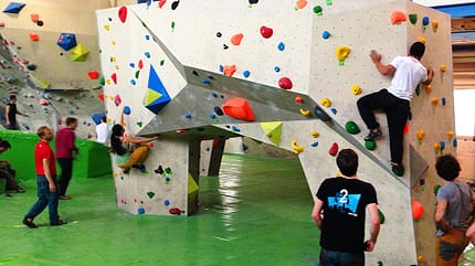 kl-klettergriffe-reportage-klettern-kletterhalle-boulderhalle-dynochrom-c-sarah-burmester_6390 (jpg) kl-klettergriffe-reportage-klettern-kletterhalle-boulderhalle-dynochrom-c-sarah-burmester_6390 (jpg)