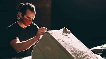kl-klettergriff-reportage-jason-kehl-cryptochild-jason-kehl-shaping-climbing-holds-c-jason-kehl (jpg) kl-klettergriff-reportage-jason-kehl-cryptochild-jason-kehl-shaping-climbing-holds-c-jason-kehl (jpg)