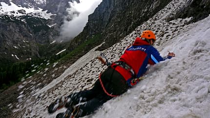 KL Sturzübung am Gletscher - Bergwacht Grainau KL Sturzübung am Gletscher - Bergwacht Grainau