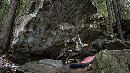 kl-klettern-zillertal-tirol-bouldern_ginzling_wald_051 (jpg) kl-klettern-zillertal-tirol-bouldern_ginzling_wald_051 (jpg)
