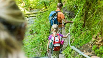od-2016-hunsrueck-Wanderer-im-Baybachtal2 (jpg) od-2016-hunsrueck-Wanderer-im-Baybachtal2 (jpg)