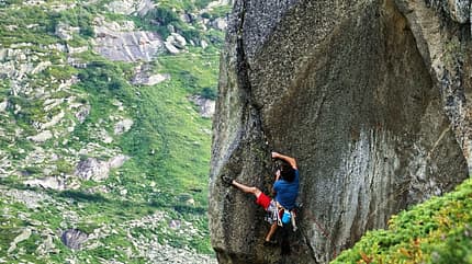 Trad-Klettern, clean climbing in der Schweiz Trad-Klettern, clean climbing in der Schweiz