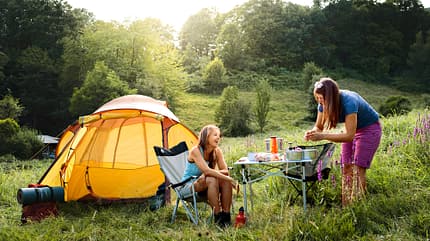 Camping auf der grünen Wiese