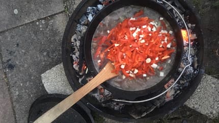 Kochen am Lagerfeuer - Dutch Oven Kochen am Lagerfeuer - Dutch Oven