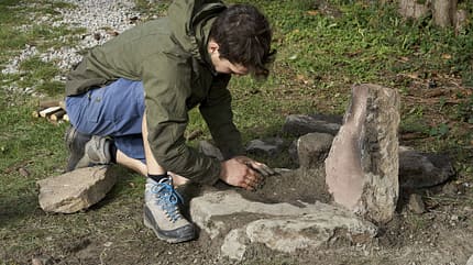 Steinofen selbst gebaut mit Mörtel aus Sand, Erde und Asche Steinofen selbst gebaut mit Mörtel aus Sand, Erde und Asche