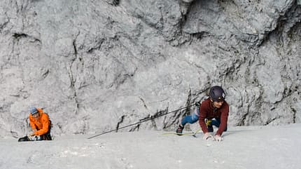 Babsi Zangerl klettert Kampfzone (8b+, 5 SL) im Rätikon Babsi Zangerl klettert Kampfzone (8b+, 5 SL) im Rätikon