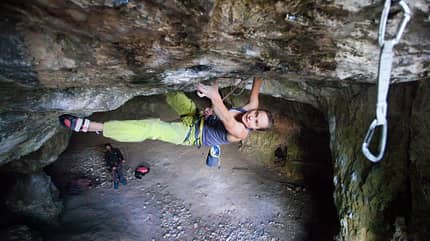 Kinga Ociepka-Grzegulska klettert Sprawa Honoru (9a) Kinga Ociepka-Grzegulska klettert Sprawa Honoru (9a)