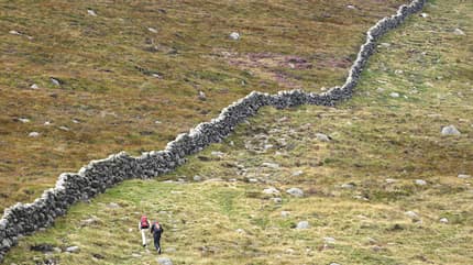 Hill,walkers,Mourne,Mountains,wall,slieve,binnian Mourne Mountains, Irland