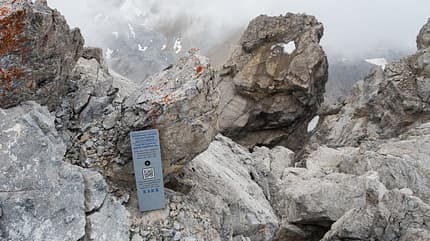 Werbung auf wilden Alpengipfeln Werbung auf wilden Alpengipfeln