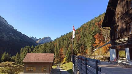 Berggasthaus Plattenbödeli am Sämtisersee - Alpstein, Schweiz Berggasthaus Plattenbödeli am Sämtisersee - Alpstein, Schweiz
