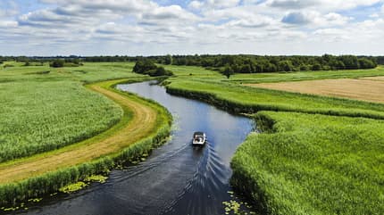 Drone,Water,Sloep,Boten,Natuurgebied,Nationaal park Kanufahren im Nationalpark Weerribben-Wieden