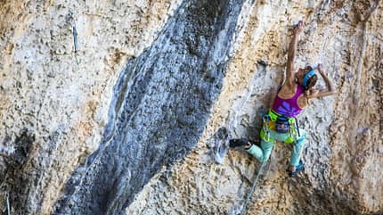 Angela Eiter klettert Planta de Shiva (9b)