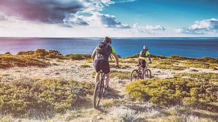 Cycling along coastline Kroatien Mtb Mountainbike Radfahren Fahrrad fahren Urlaub Meer Küste Cycling along coastline Kroatien Mtb Mountainbike Radfahren Fahrrad fahren Urlaub Meer Küste