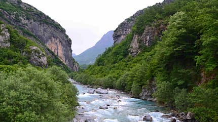 Albanien Nordalbanische Alpen bei Theth Shala Fluss Albanien Nordalbanische Alpen bei Theth Shala Fluss